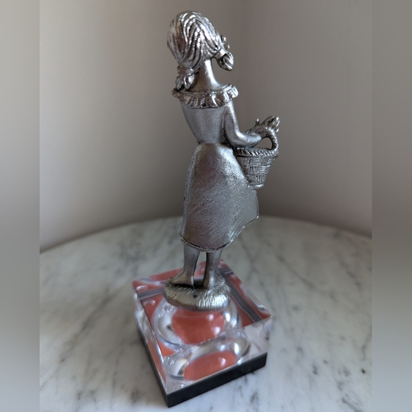 Peltro Pewter Little Flower Girl Figurine - Picture 3 of 4
